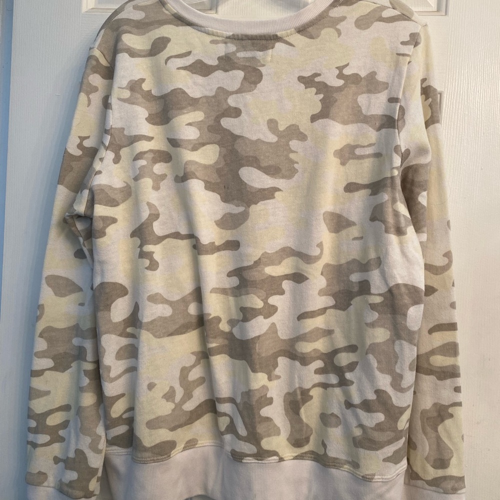 SoulCycle Camo Long Sleeve Sweatshirt L - Picture 2 of 10